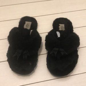 Ugg flip flop slippers